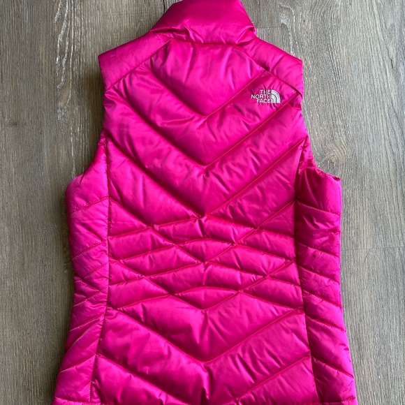 The North Face Pink 550 Fill Quilted Vest - Picture 2 of 8